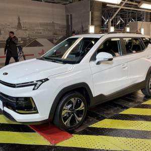 «Москвич» раскрыл цену нового кроссовера